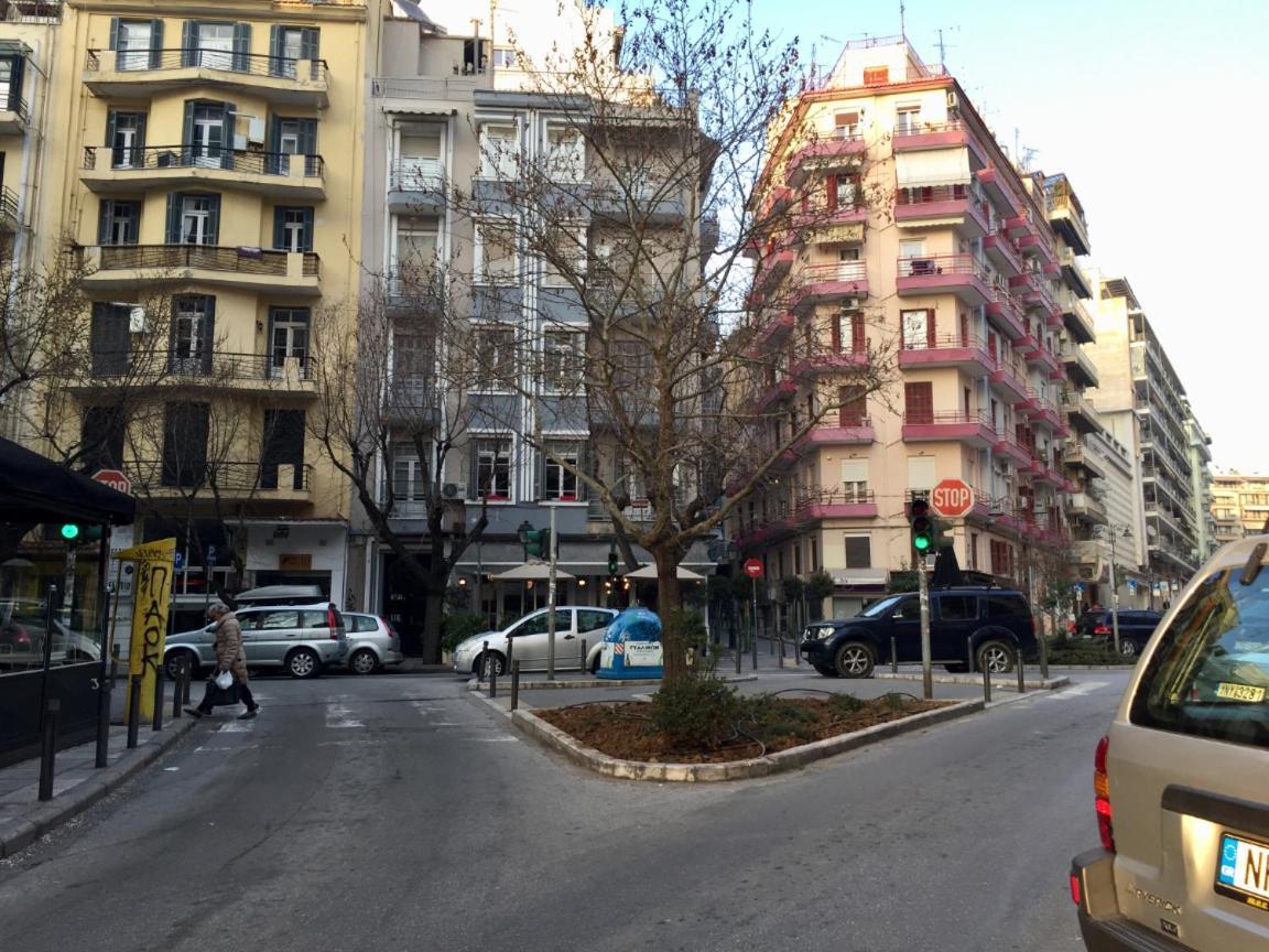 Blue City Center Boutique Apartment Tesalonika Bagian luar foto